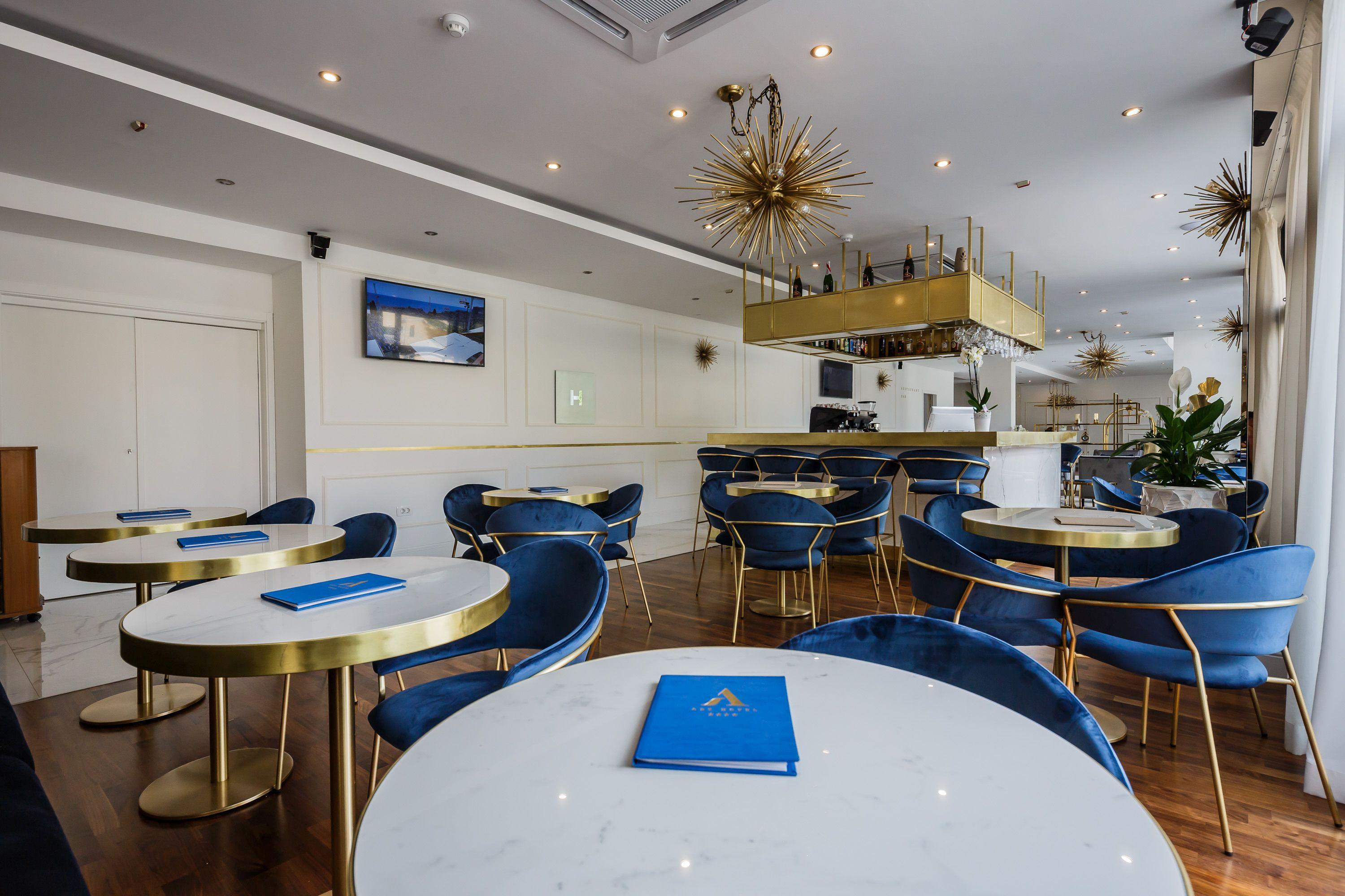 Art Bar & Restaurant